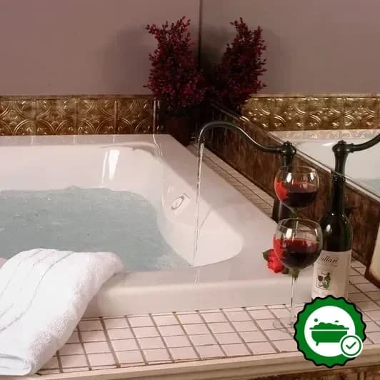In-room jacuzzi at Annville Inn in Annville