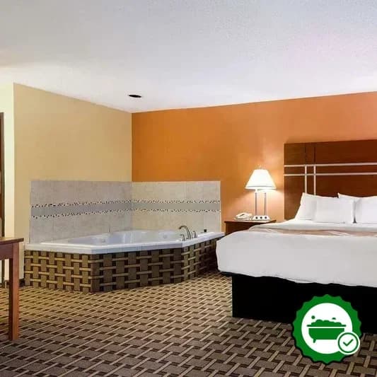 Hotels with jacuzzi in room in Ashland