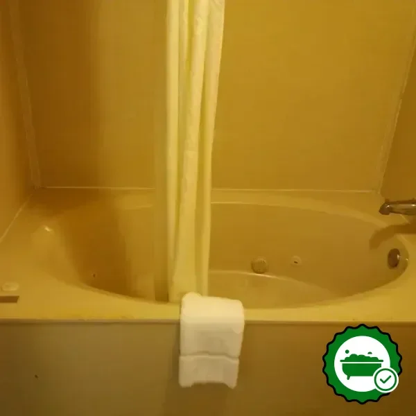 Jetted bathtub