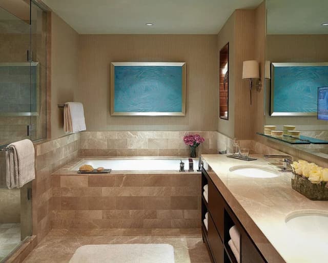 Deep soaking bathtub