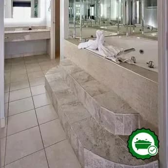 Jetted bathtub