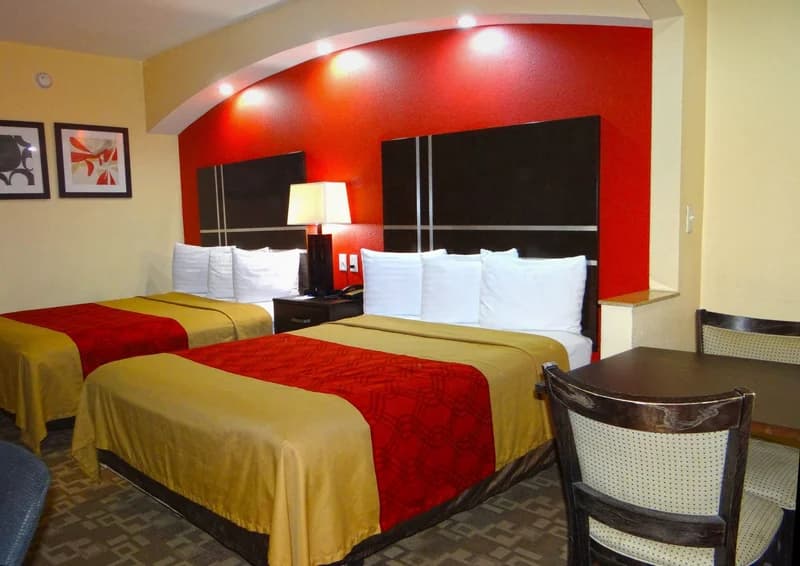 Hotels with jacuzzi in room in Baytown