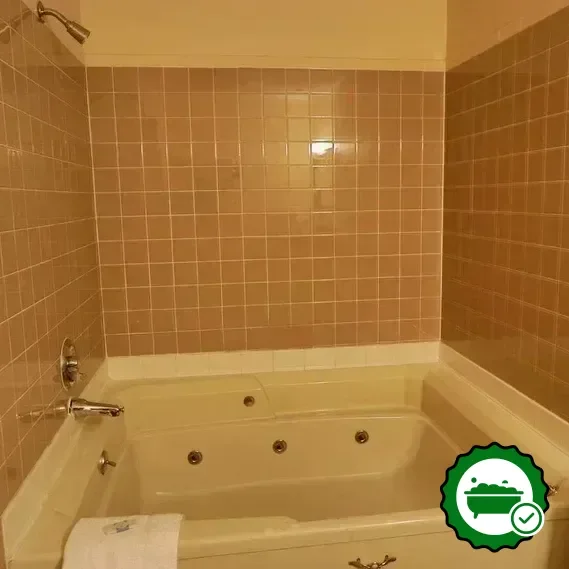 Jetted bathtub