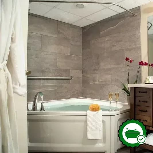 Jetted bathtub