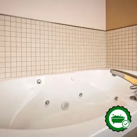 Hotels with jacuzzi in room in Brookfield