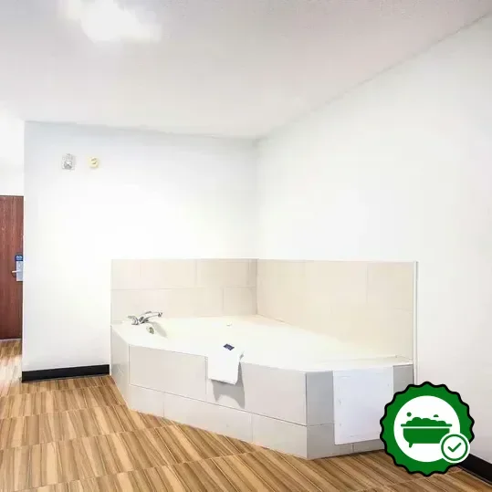 Jetted bathtub