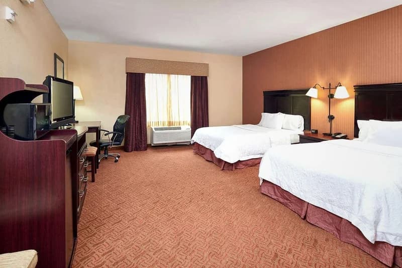 Hotels with jacuzzi in room in Buda