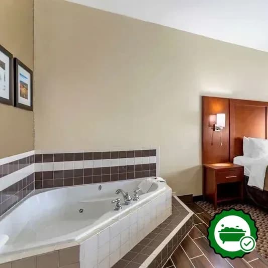 Jetted bathtub