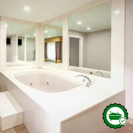 Hotels with jacuzzi in room in Cascade Township