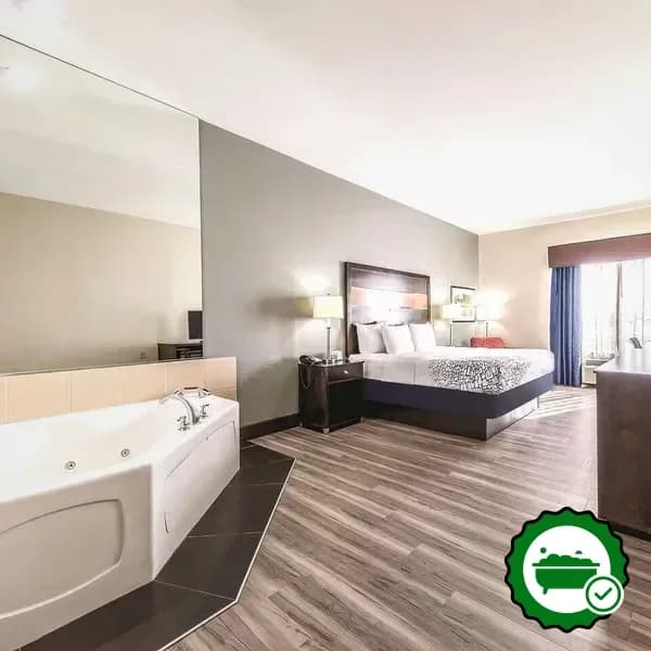 Hotels with jacuzzi in room in Catoosa