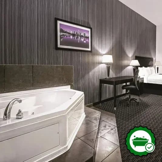 Jetted bathtub