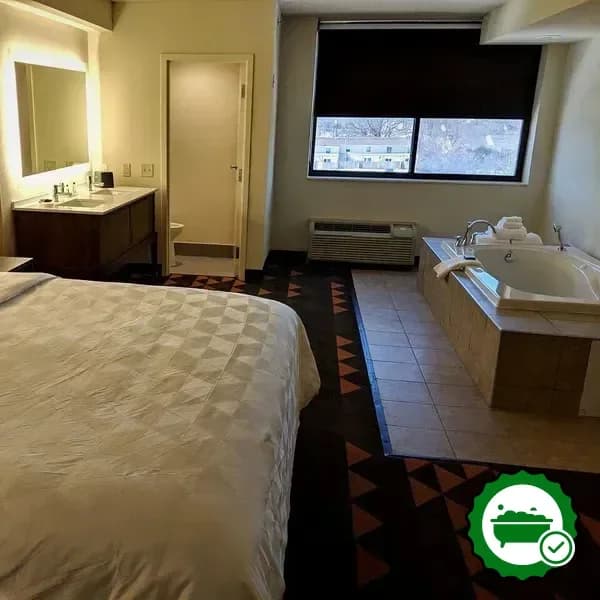 Jetted bathtub