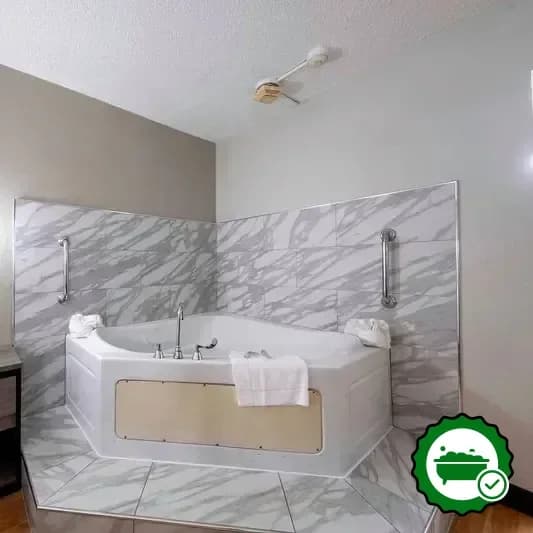 Jetted bathtub