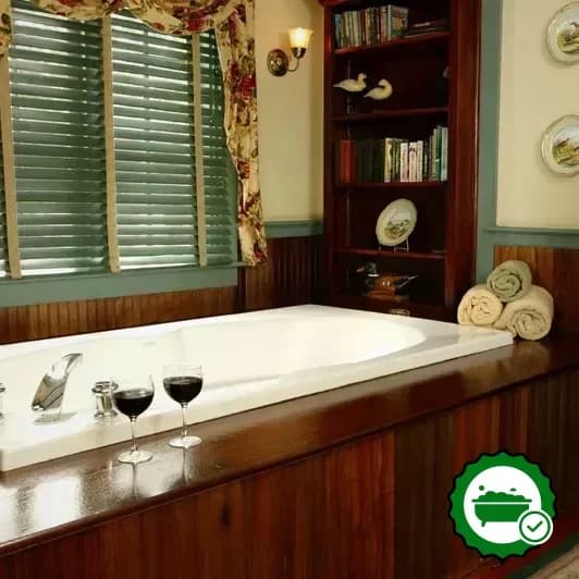 In-room jacuzzi at Captain's House Inn in Chatham