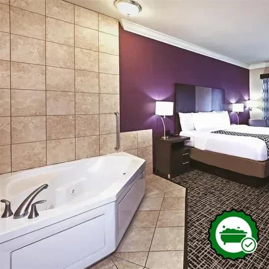 Jetted bathtub