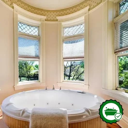 Jetted bathtub