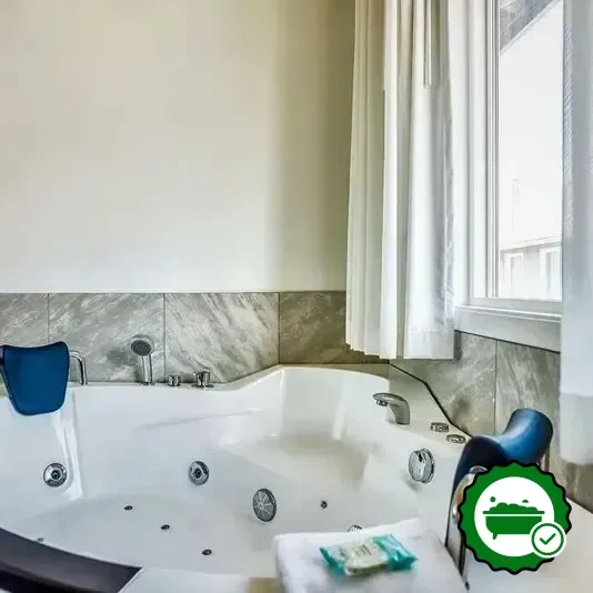 Jetted bathtub