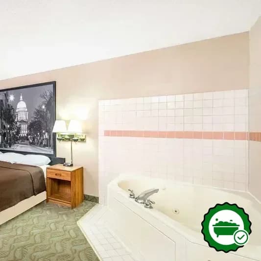 Jetted bathtub
