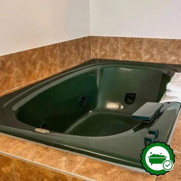 In-room jacuzzi at Quality Inn Durand in Durand