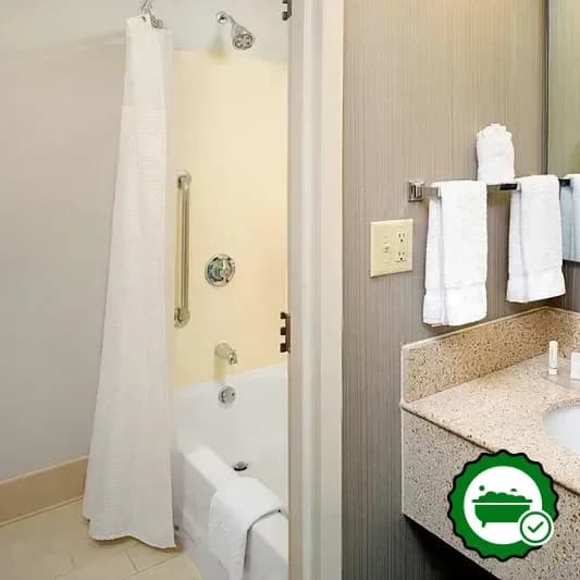 Jetted bathtub