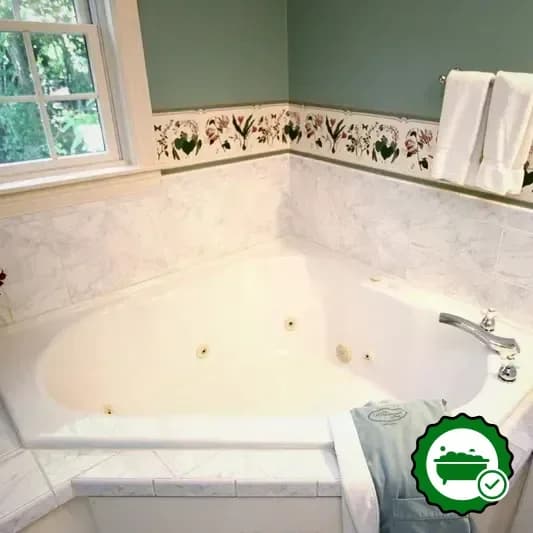 Jetted bathtub