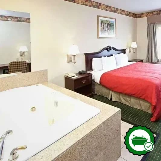 In-room jacuzzi at Country Inn & Suites by Radisson, Elkhart North, IN in Elkhart