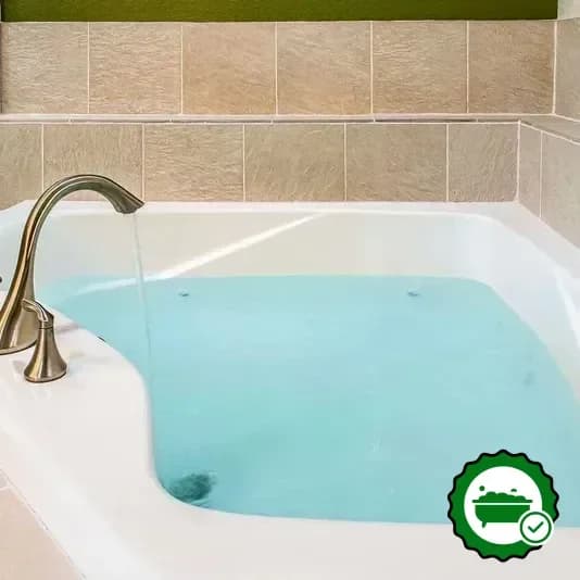 Jetted bathtub