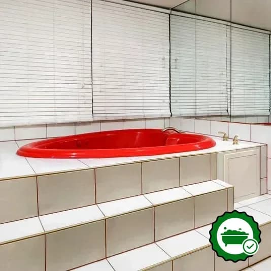Hotels with jacuzzi in room in Englewood