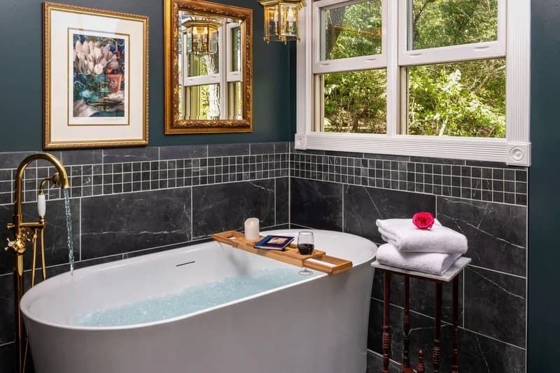 In-room jacuzzi at Arsenic and Old Lace Bed & Breakfast Inn in Eureka Springs