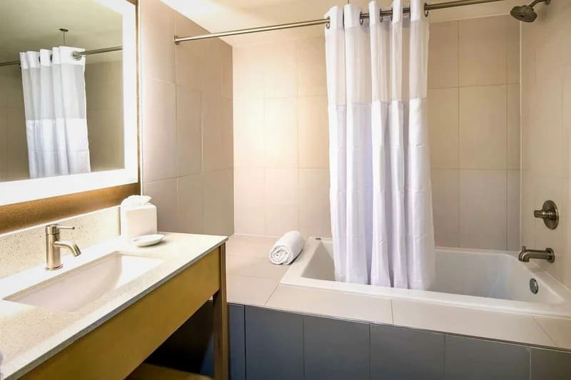 Red Lion Inn & Suites Everett