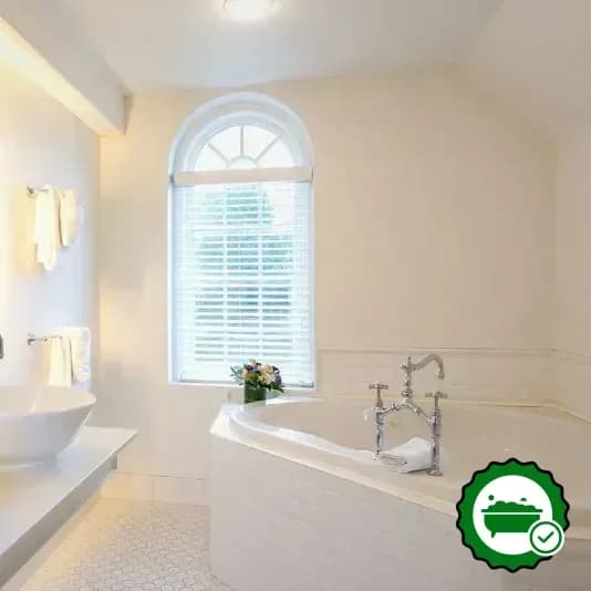 Jetted bathtub