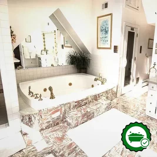 In-room jacuzzi at Stafford House in Fairfax, Virginia