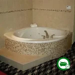 Jetted bathtub