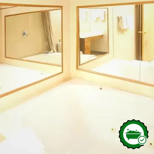 Hotels with jacuzzi in room in Farmer City