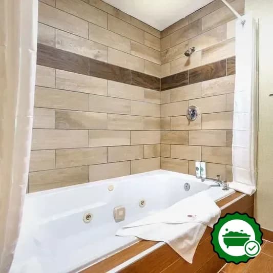 Jetted bathtub
