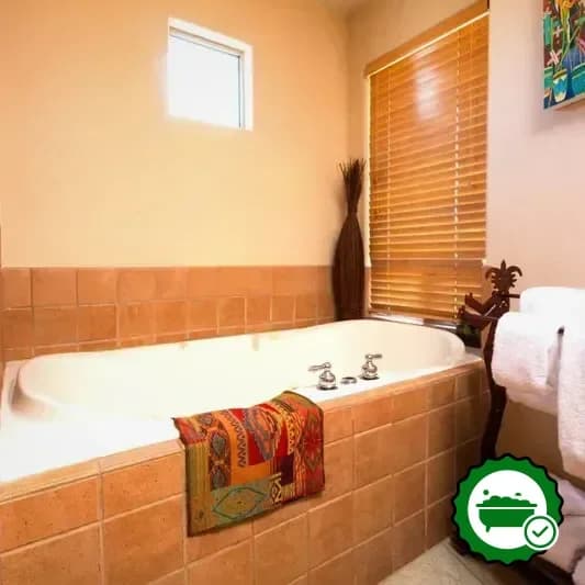 Jetted bathtub