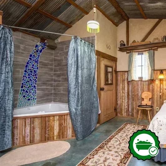 In-room jacuzzi at Barons Creekside in Fredericksburg