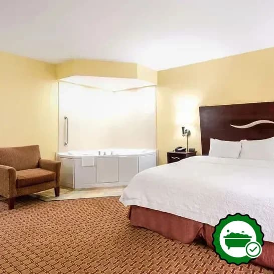 Hotels with jacuzzi in room in Galax