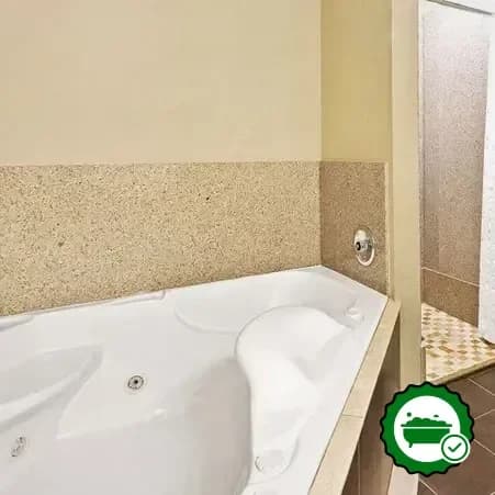 Jetted bathtub
