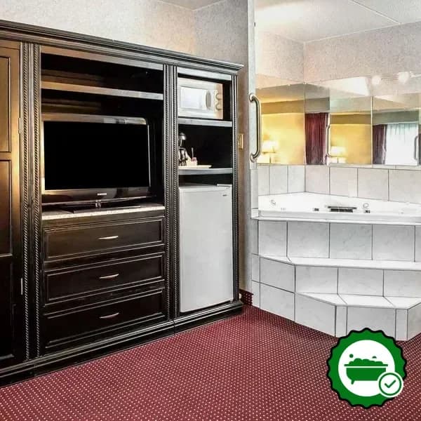 Hotels with jacuzzi in room in Gibsonia