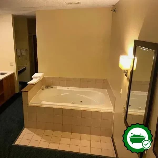 Jetted bathtub