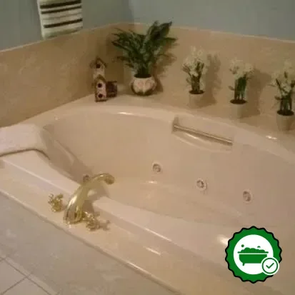 Jetted bathtub