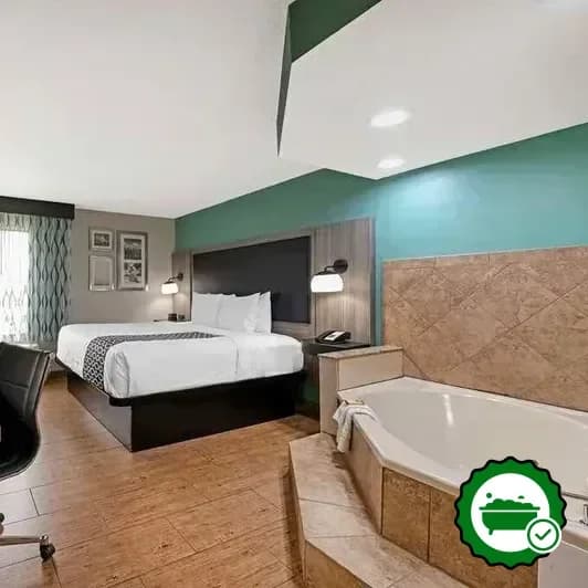 Jetted bathtub