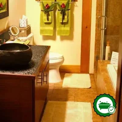 Hotels with jacuzzi in room in Hawaii Volcanoes National Park