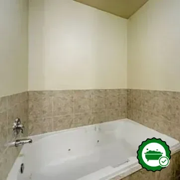 Jetted bathtub