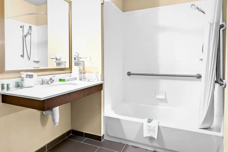 Best Western St. Louis Airport North Hotel & Suites