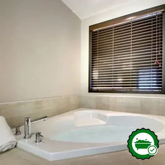 In-room jacuzzi at Holiday Inn Express & Suites Helen By IHG in Helen, Georgia