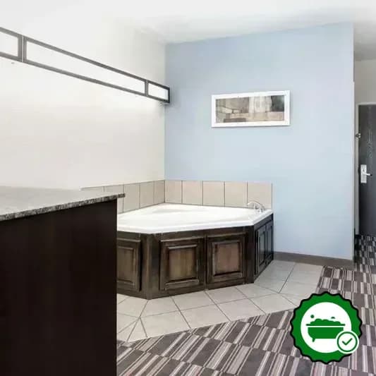 Jetted bathtub