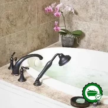 In-room jacuzzi at La Maison in Midtown in Houston