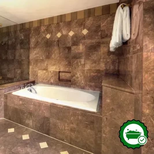 Jetted bathtub